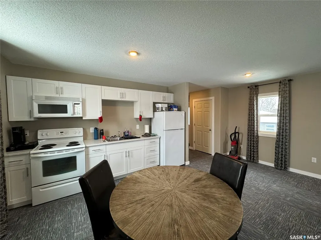104 2nd Avenue W Biggar SK S0K 0M0