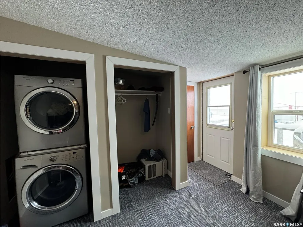 104 2nd Avenue W Biggar SK S0K 0M0