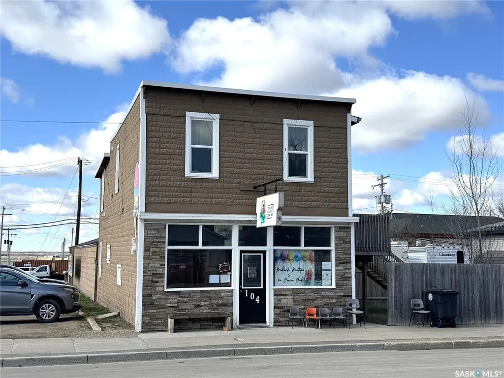 104 2nd Avenue W Biggar SK S0K 0M0