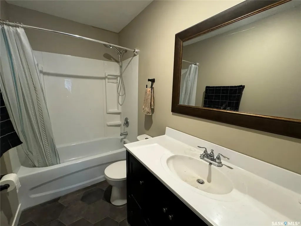 104 2nd Avenue W Biggar SK S0K 0M0
