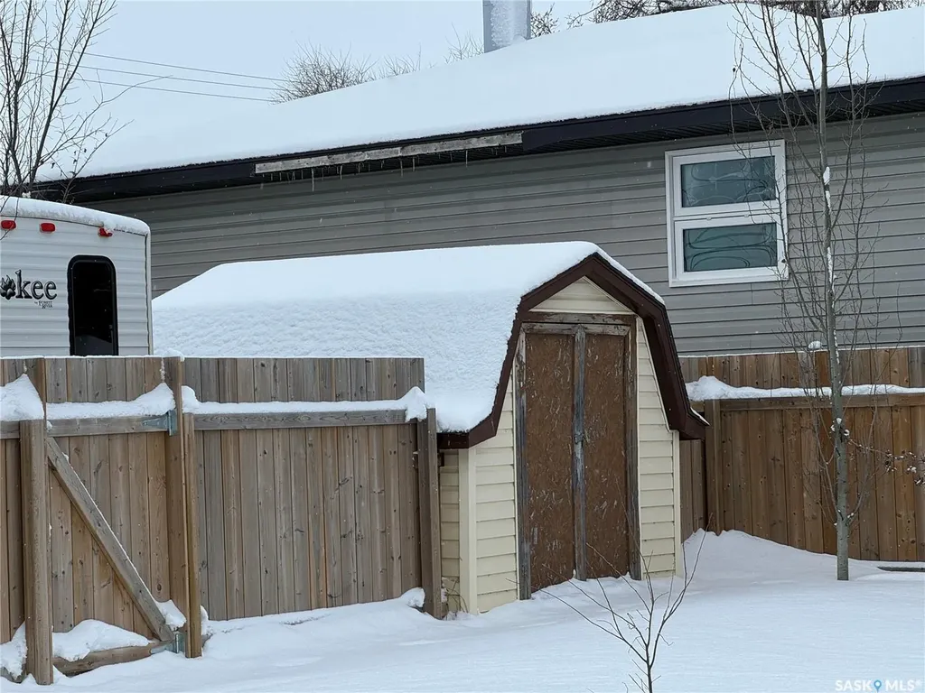 104 2nd Avenue W Biggar SK S0K 0M0