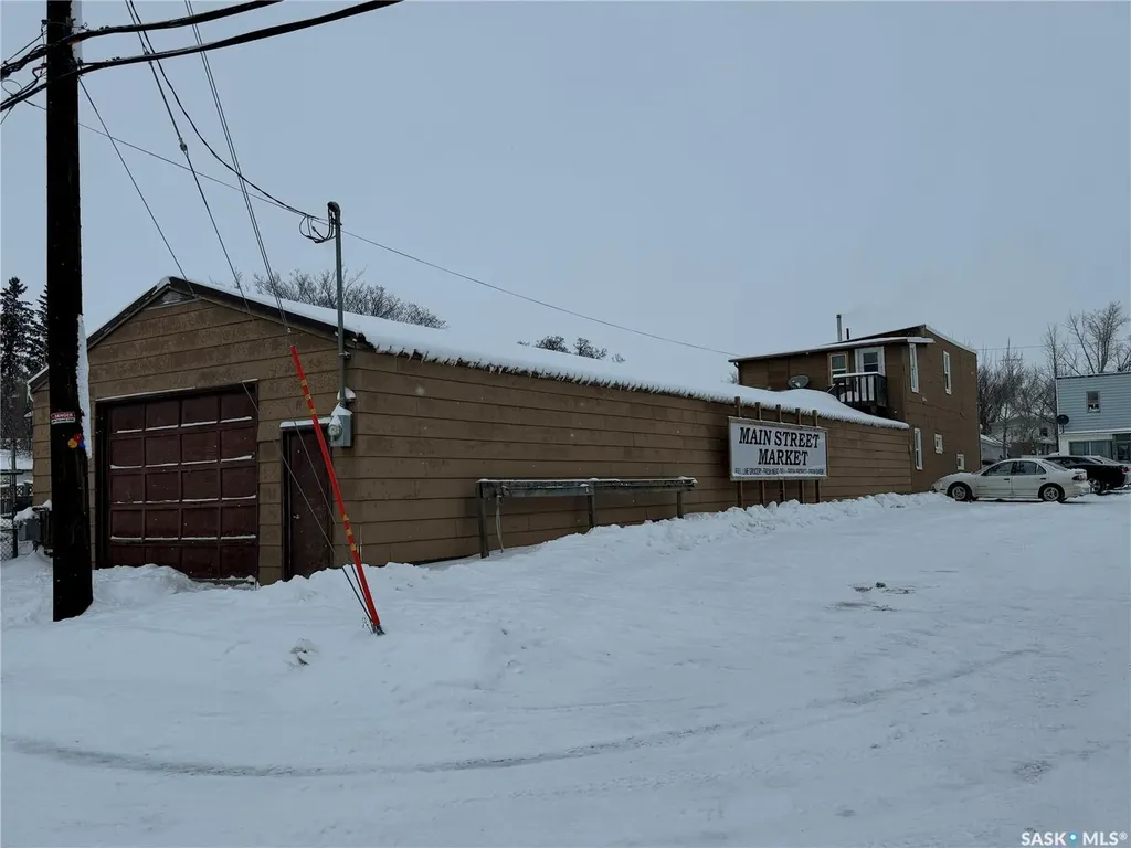 104 2nd Avenue W Biggar SK S0K 0M0