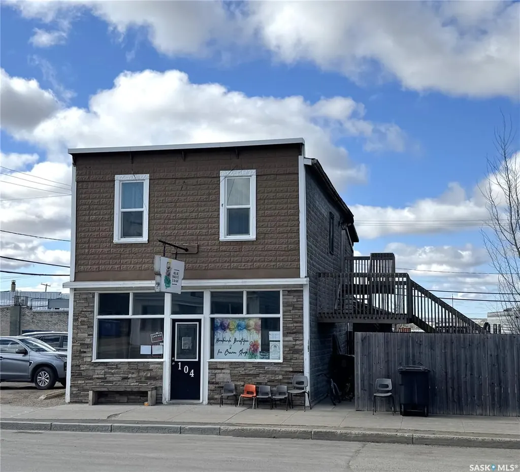 104 2nd Avenue W Biggar SK S0K 0M0