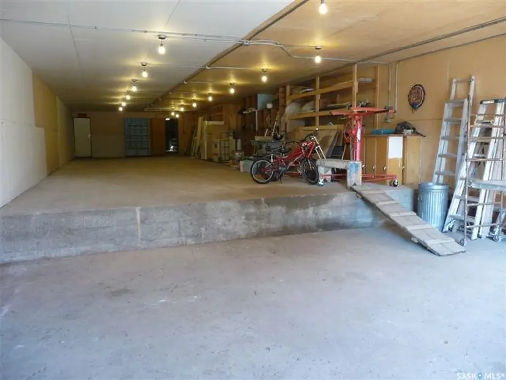 104 2nd Avenue W Biggar SK S0K 0M0
