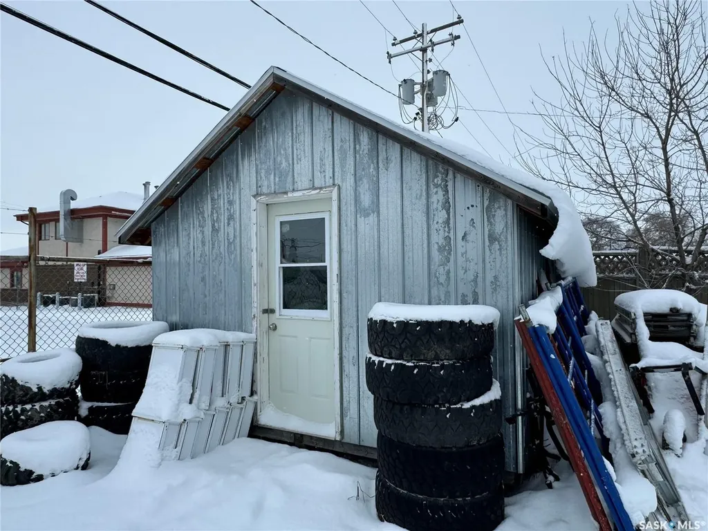 104 2nd Avenue W Biggar SK S0K 0M0