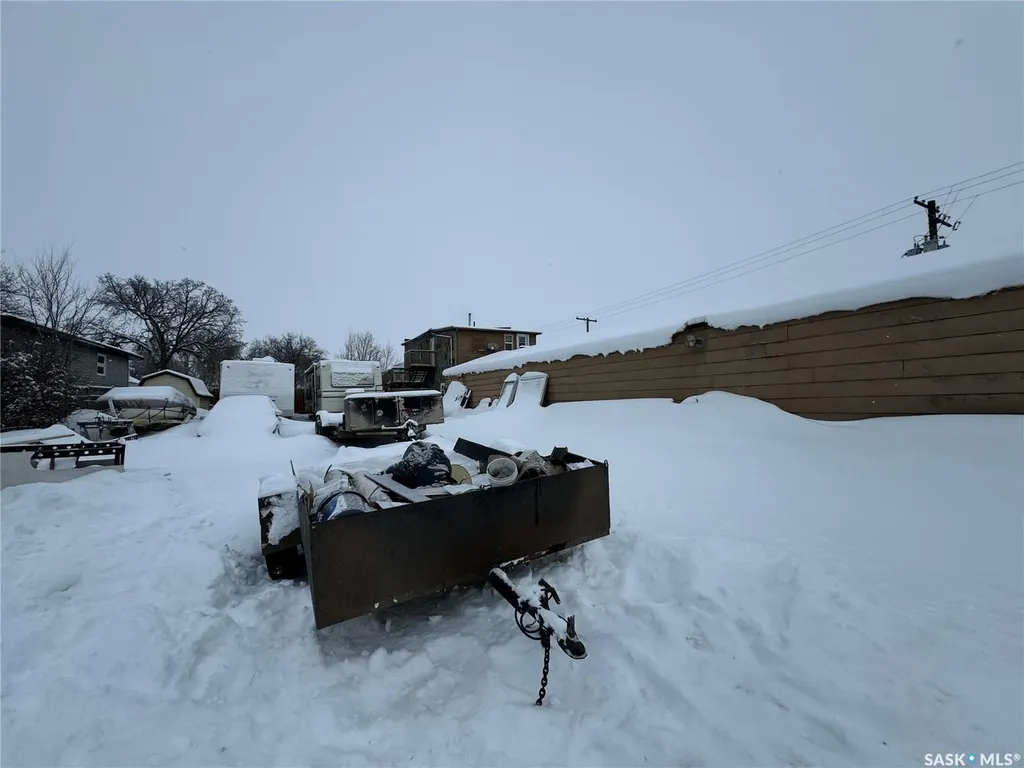104 2nd Avenue W Biggar SK S0K 0M0