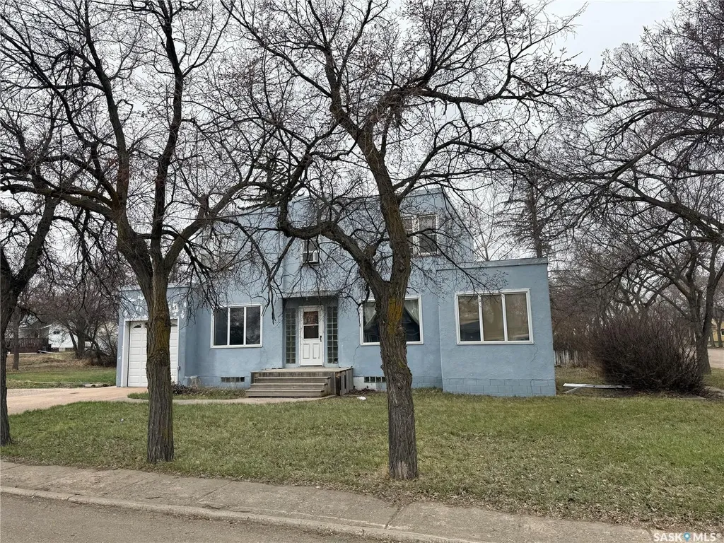 304 3rd Avenue SW Eston SK S0L 1A0