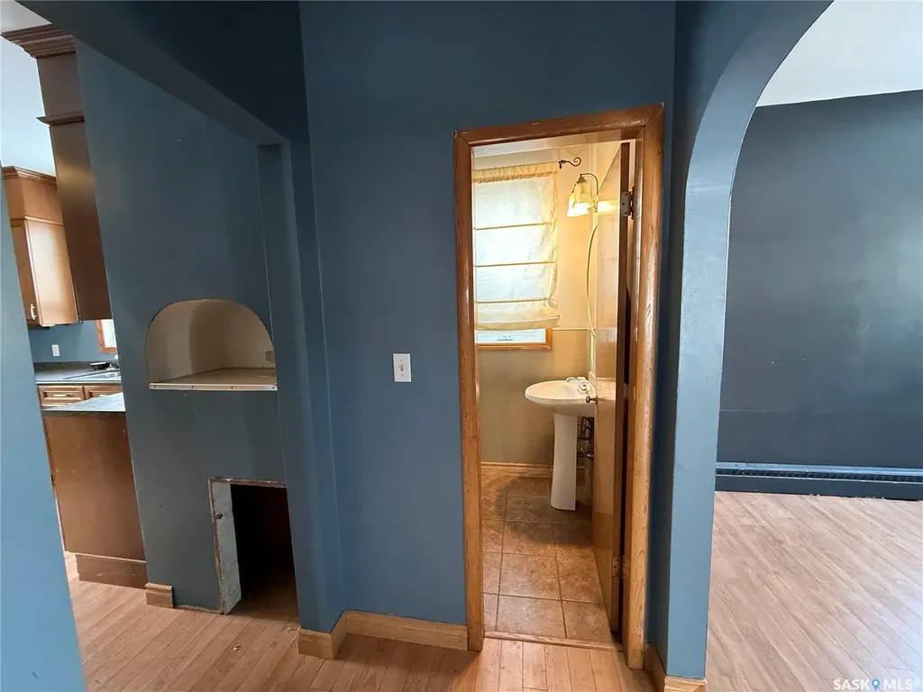 304 3rd Avenue SW Eston SK S0L 1A0