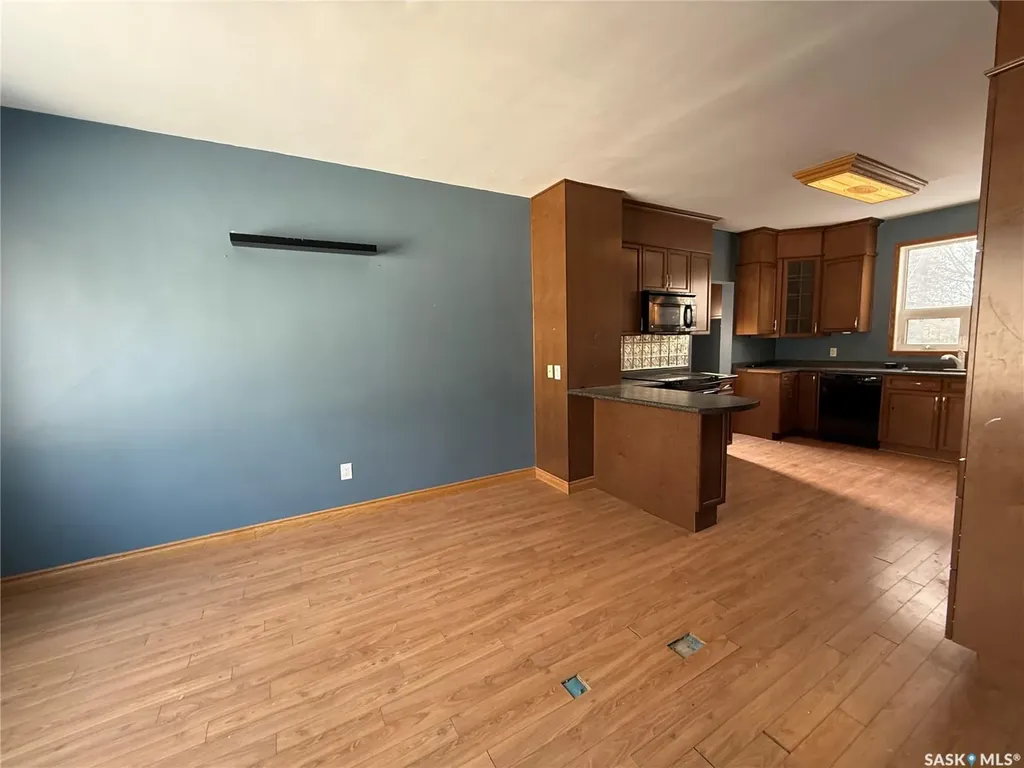 304 3rd Avenue SW Eston SK S0L 1A0