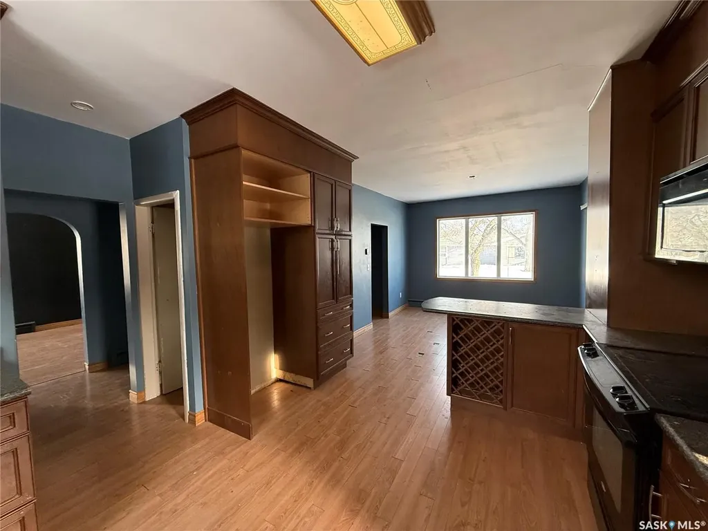 304 3rd Avenue SW Eston SK S0L 1A0