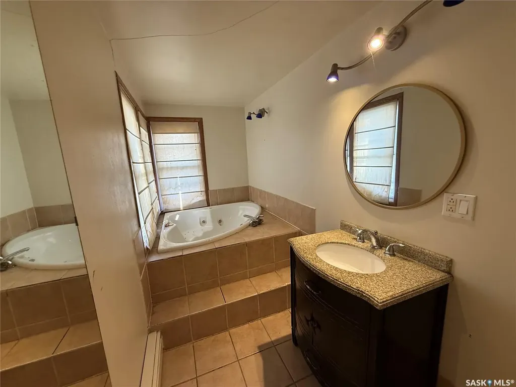 304 3rd Avenue SW Eston SK S0L 1A0