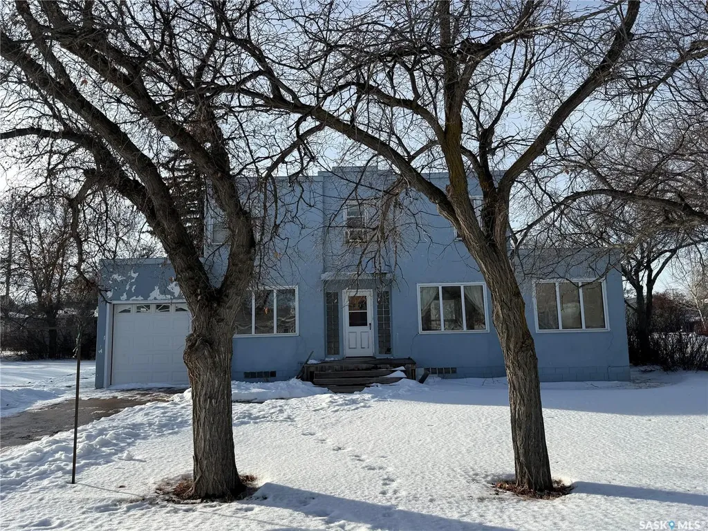 304 3rd Avenue SW Eston SK S0L 1A0