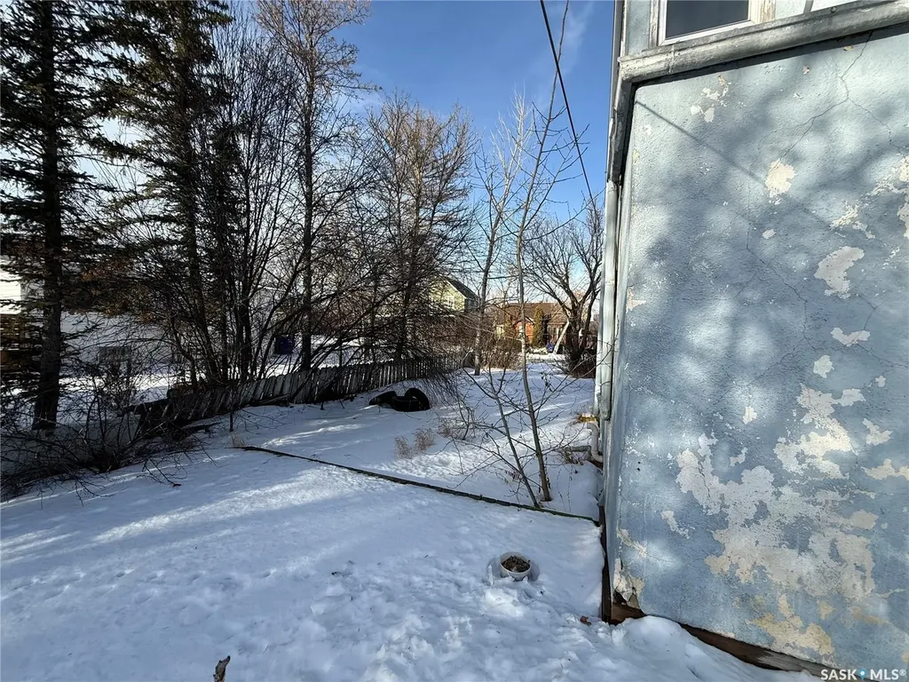 304 3rd Avenue SW Eston SK S0L 1A0