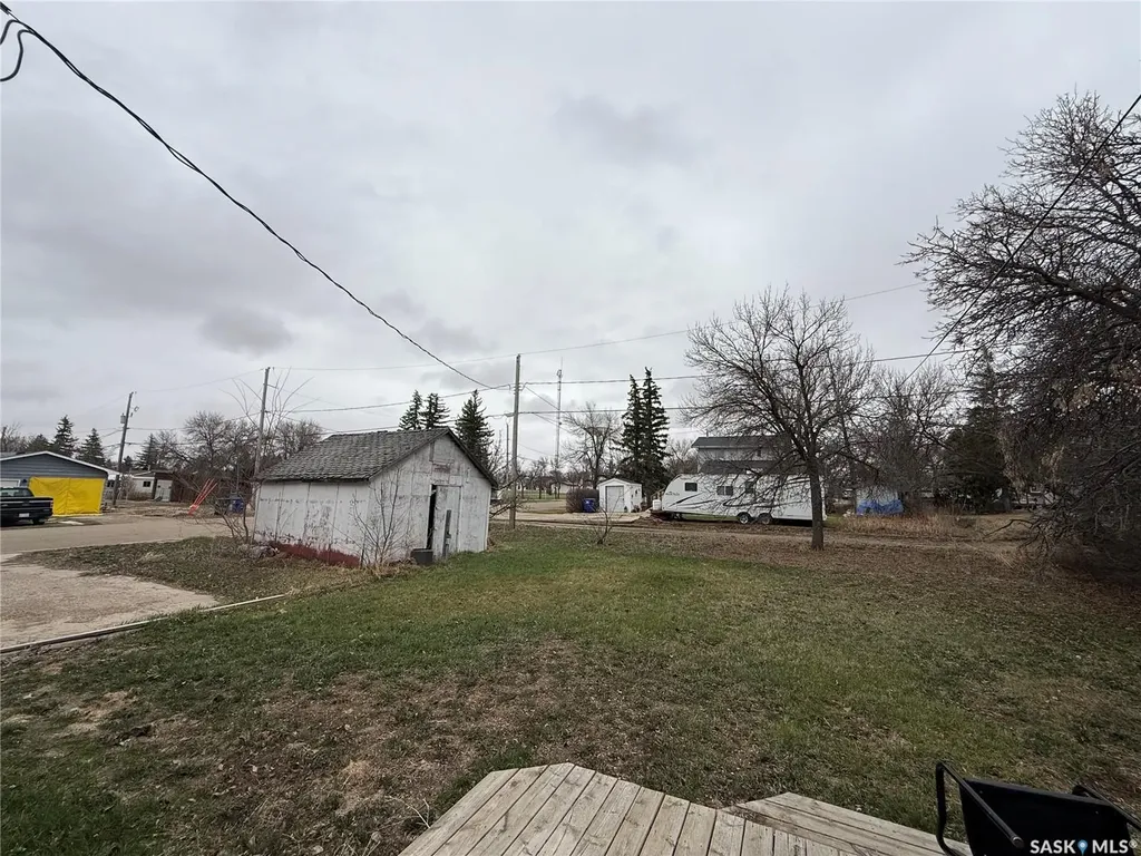 304 3rd Avenue SW Eston SK S0L 1A0