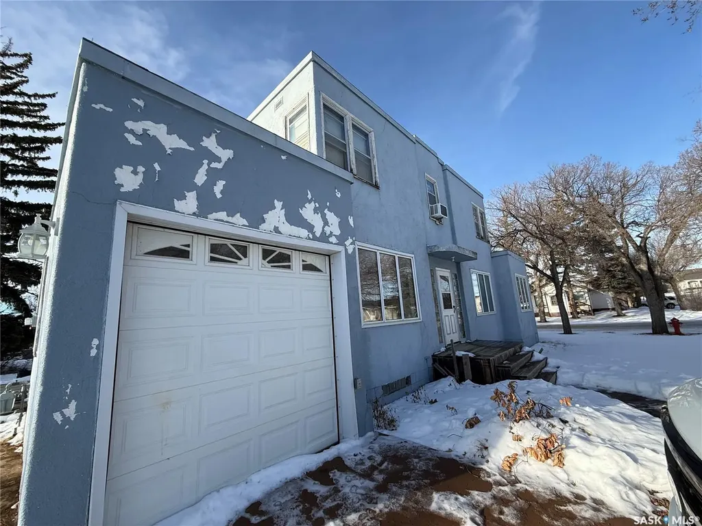304 3rd Avenue SW Eston SK S0L 1A0