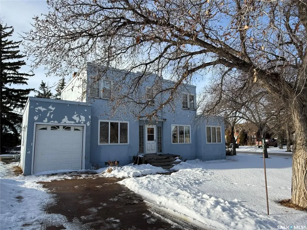 304 3rd Avenue SW Eston SK S0L 1A0