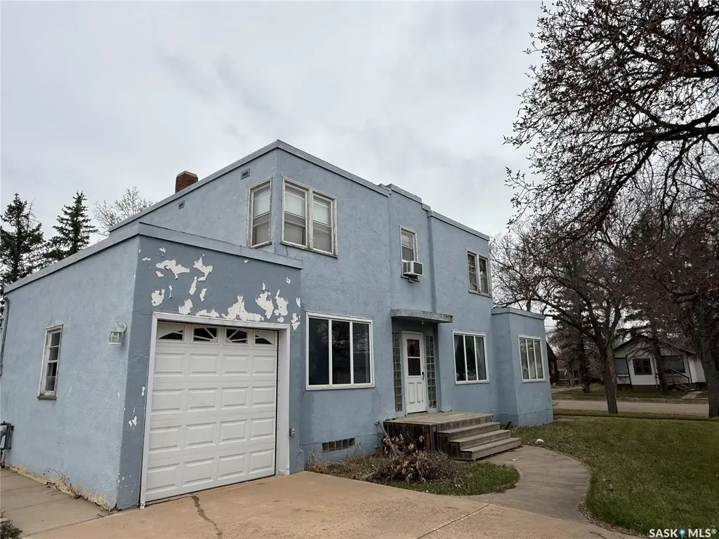 304 3rd Avenue SW Eston SK S0L 1A0
