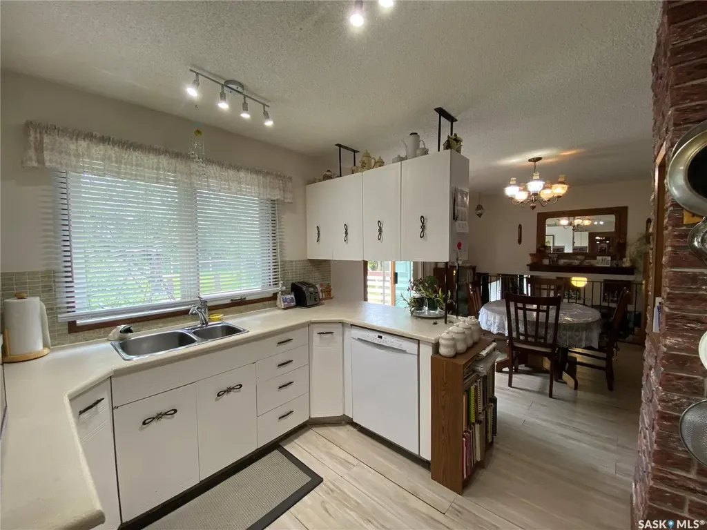 620 4th Street Eston SK S0L 1A0