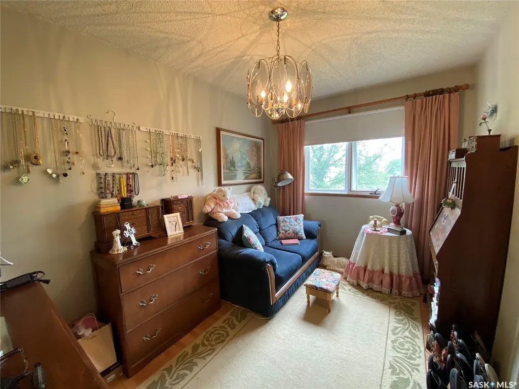 620 4th Street Eston SK S0L 1A0