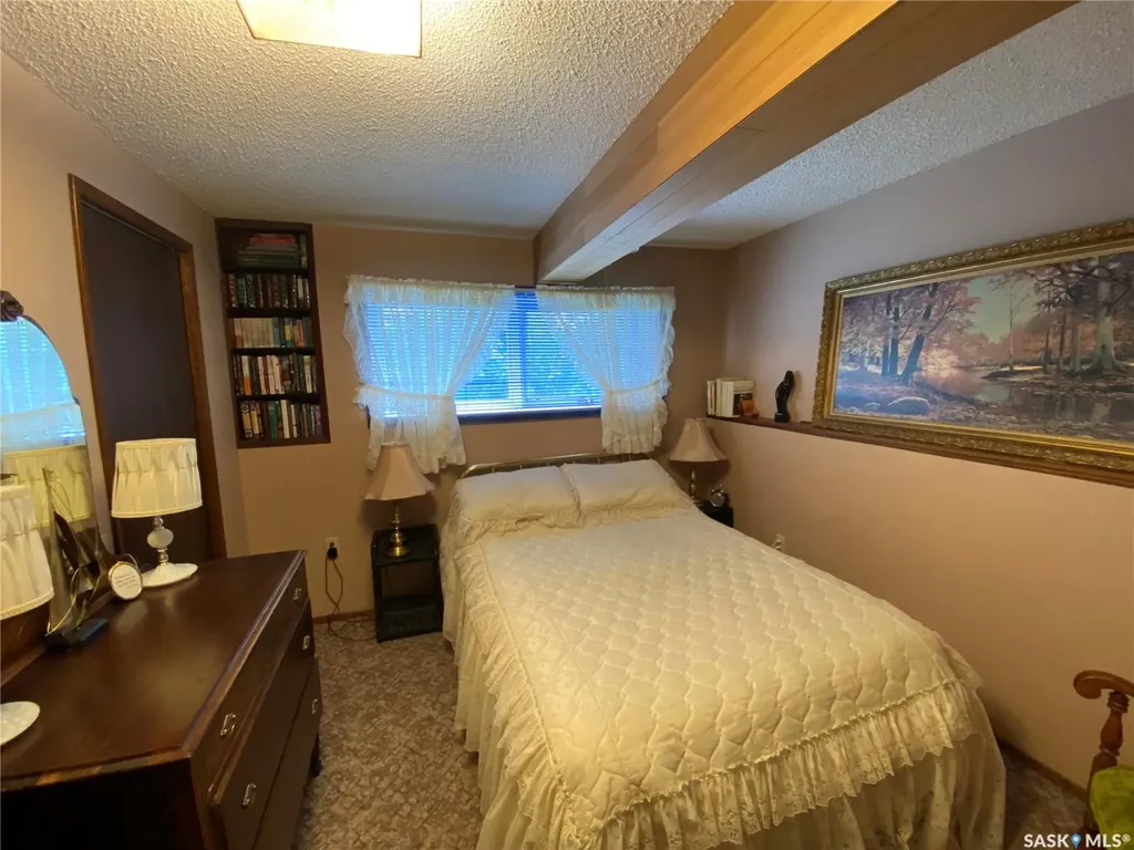 620 4th Street Eston SK S0L 1A0