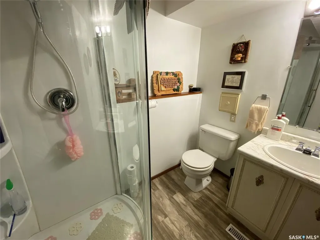 620 4th Street Eston SK S0L 1A0