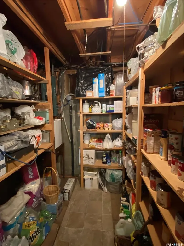 620 4th Street Eston SK S0L 1A0