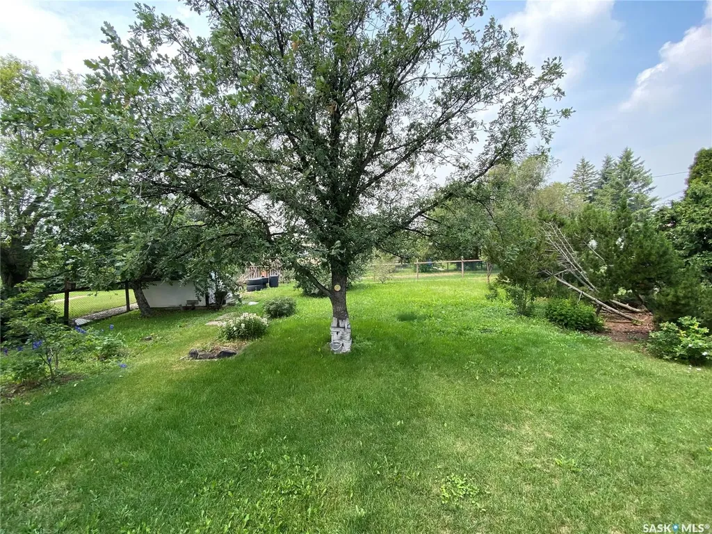 620 4th Street Eston SK S0L 1A0