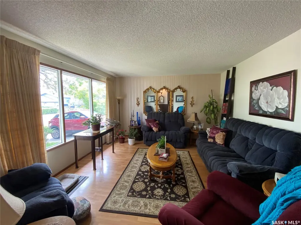 620 4th Street Eston SK S0L 1A0