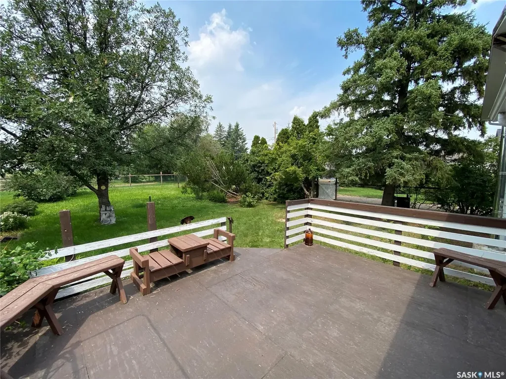 620 4th Street Eston SK S0L 1A0