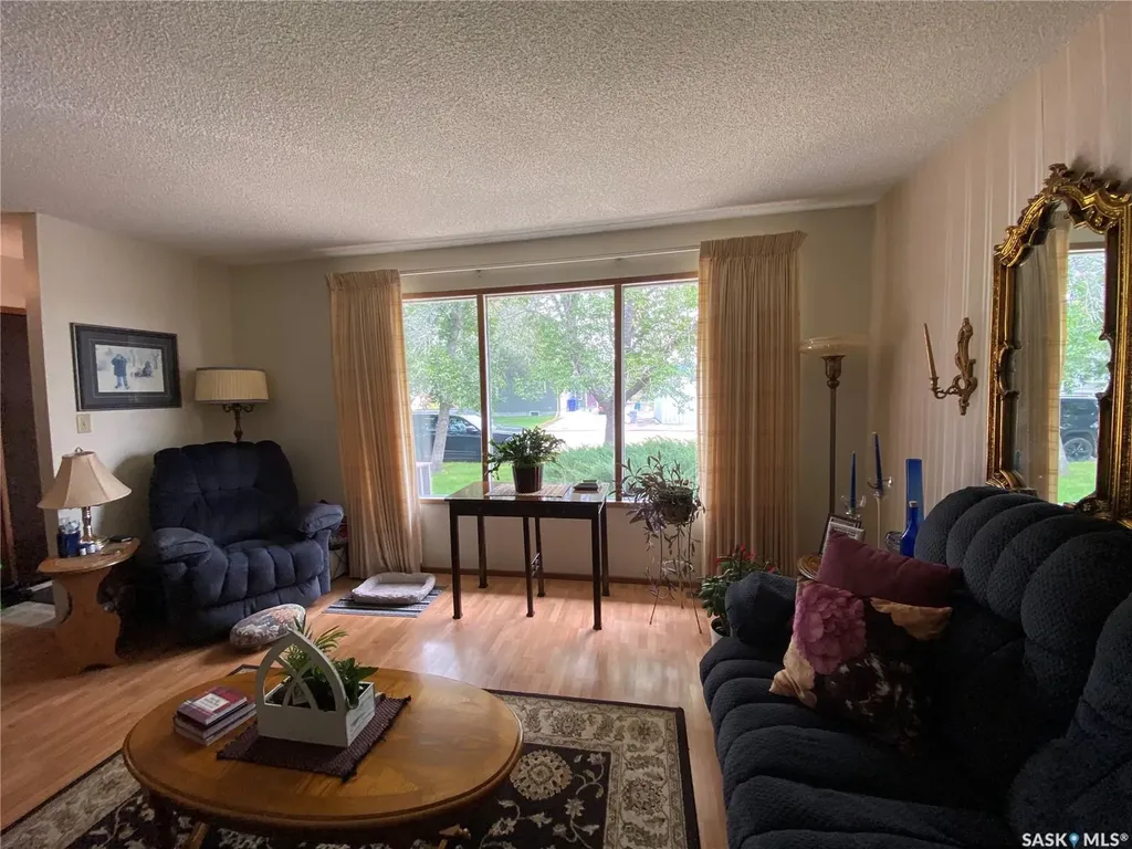 620 4th Street Eston SK S0L 1A0