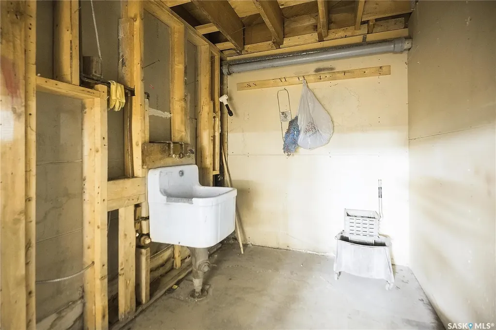 36 13th Street W Prince Albert SK S6V 3E8