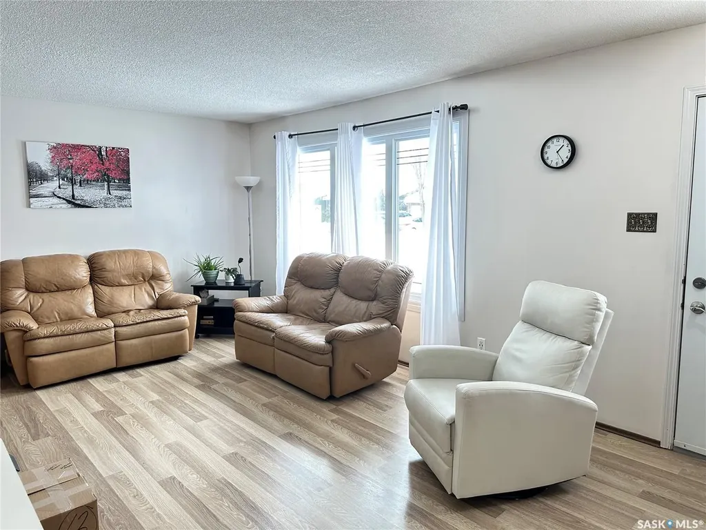 44 Campbell Place Clavet SK S0K 0Y0