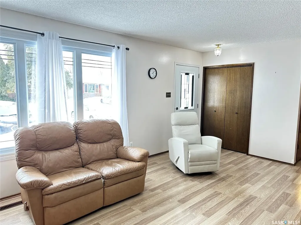 44 Campbell Place Clavet SK S0K 0Y0