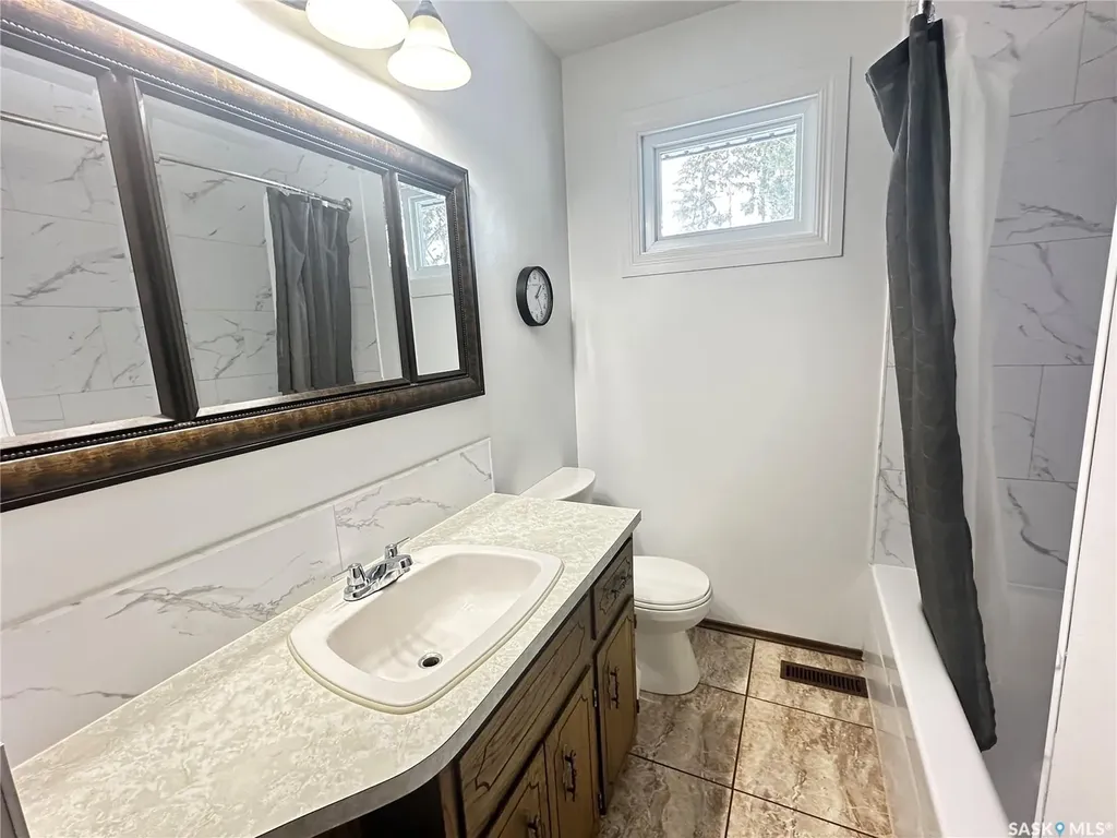 44 Campbell Place Clavet SK S0K 0Y0