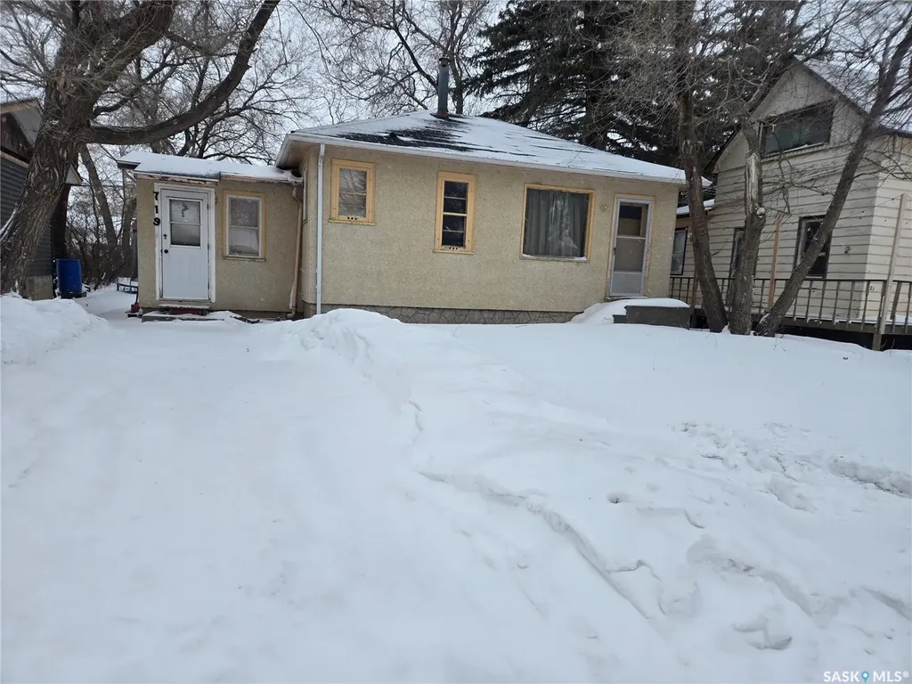 719 Main Street Kipling SK S0G 2S0