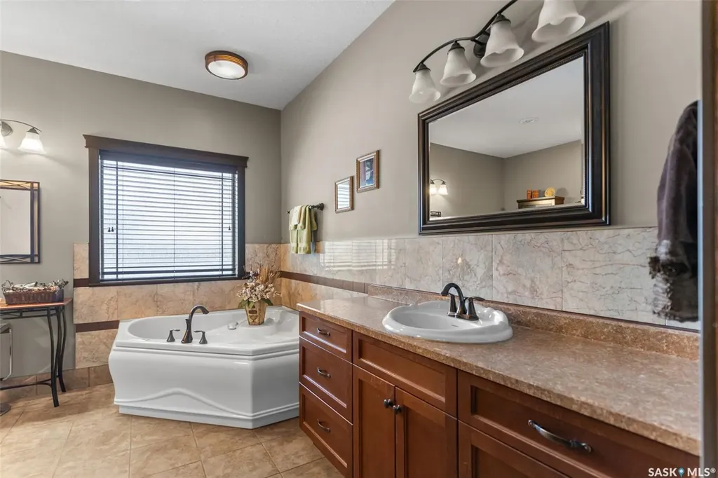 11 Robertson Road Lanigan SK S0K 2M0