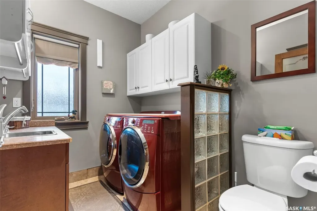 11 Robertson Road Lanigan SK S0K 2M0