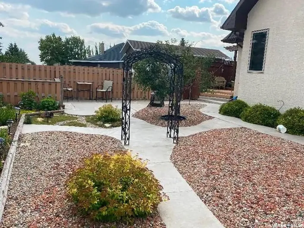 11 Robertson Road Lanigan SK S0K 2M0
