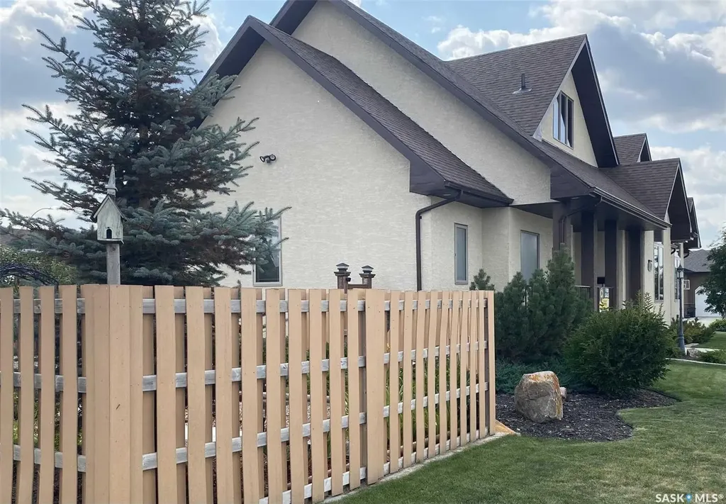 11 Robertson Road Lanigan SK S0K 2M0