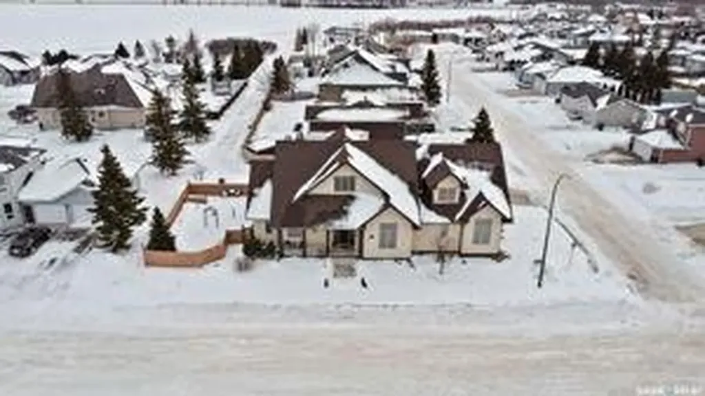 11 Robertson Road Lanigan SK S0K 2M0