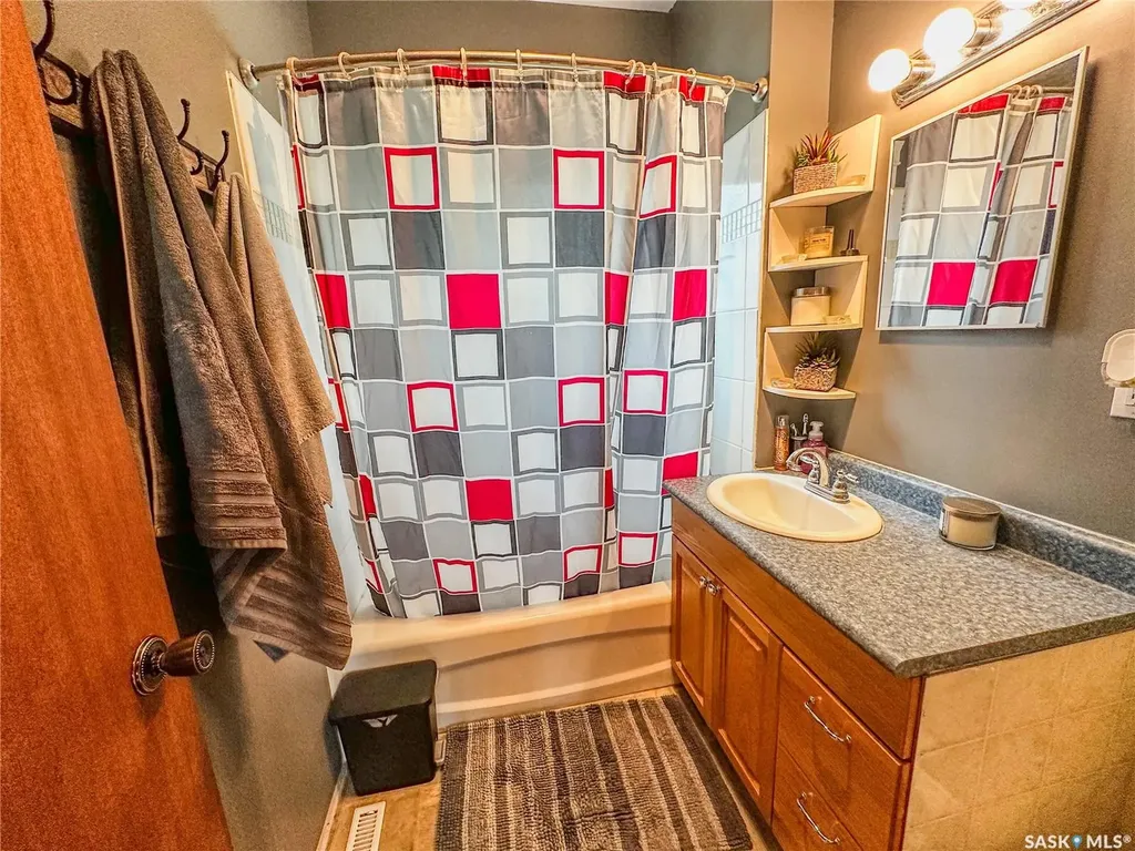 87 Collacott Street W Yorkton SK S3N 0A1