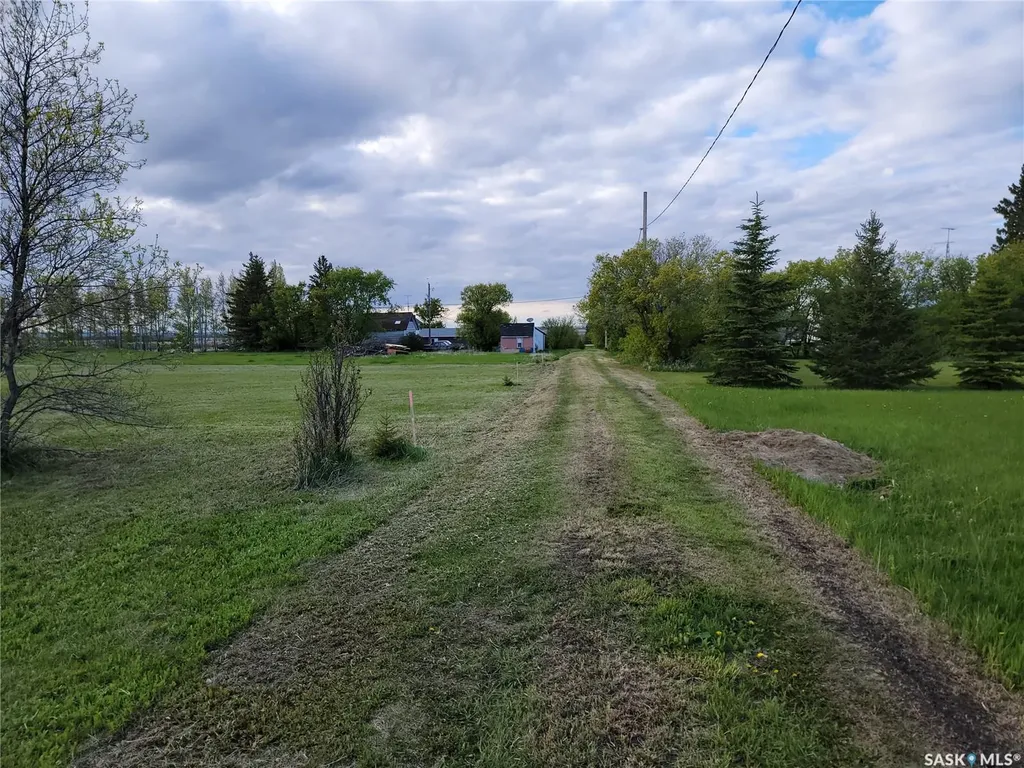 112 2nd Street W Invergordon Rm No. 430 SK S0K 2W0