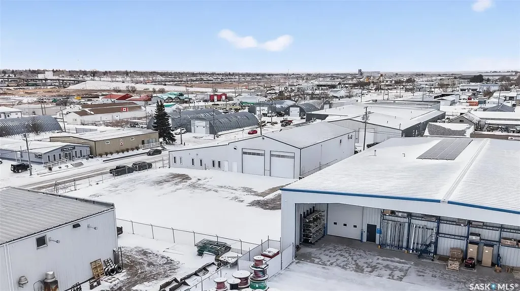 690 Fairford Street W Moose Jaw SK S6H 1T4