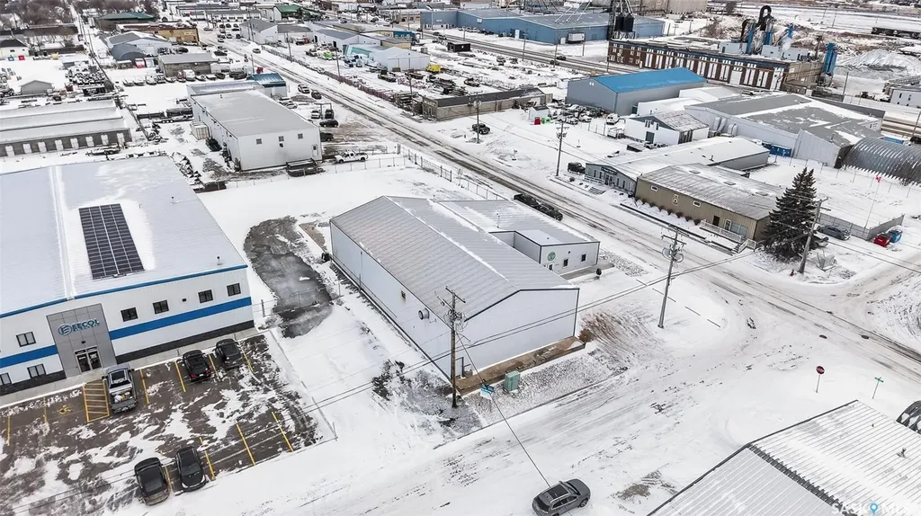690 Fairford Street W Moose Jaw SK S6H 1T4