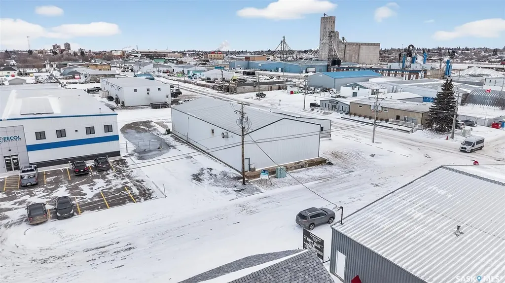 690 Fairford Street W Moose Jaw SK S6H 1T4
