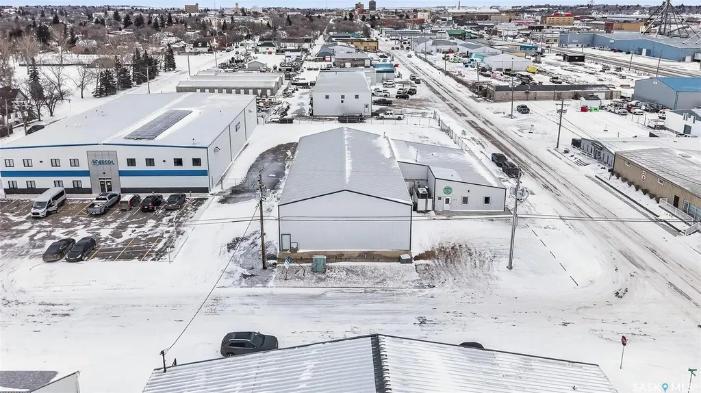 690 Fairford Street W Moose Jaw SK S6H 1T4