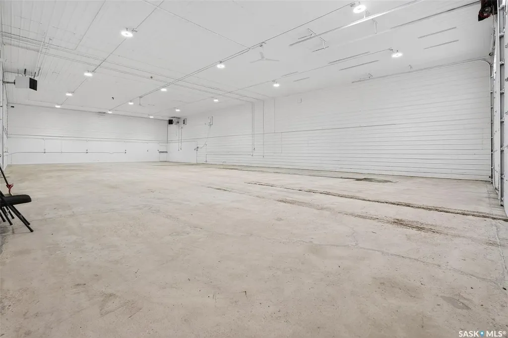 690 Fairford Street W Moose Jaw SK S6H 1T4