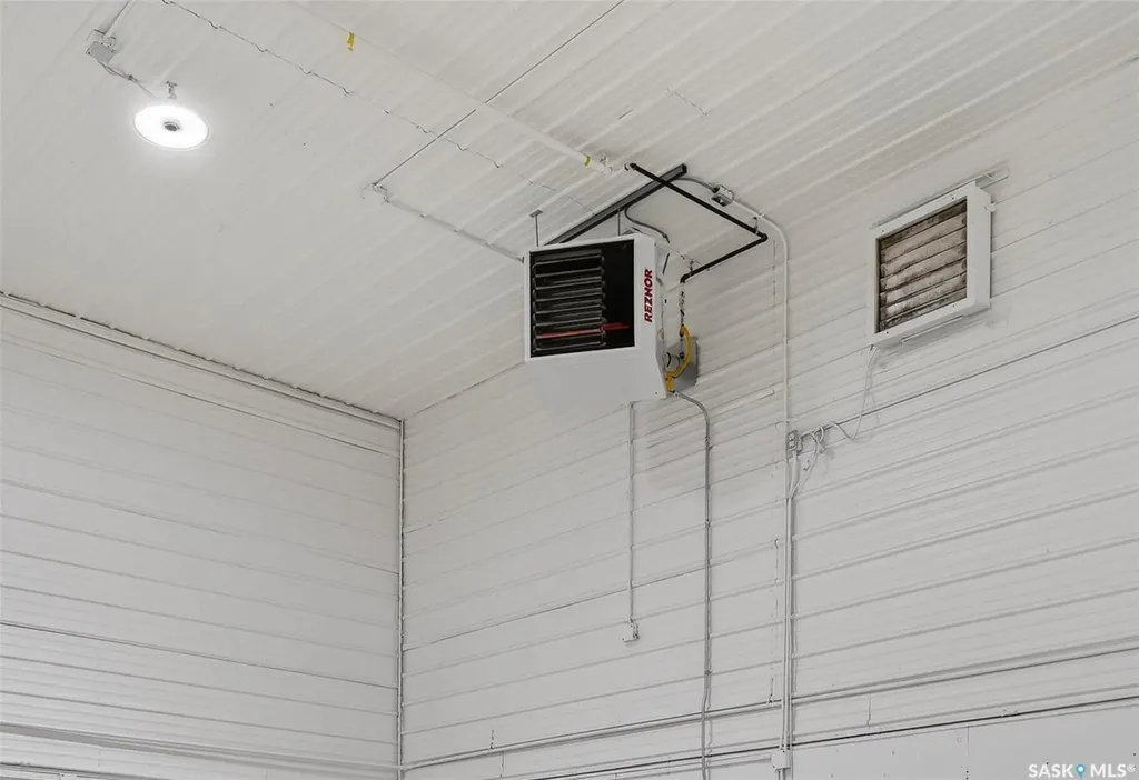 690 Fairford Street W Moose Jaw SK S6H 1T4