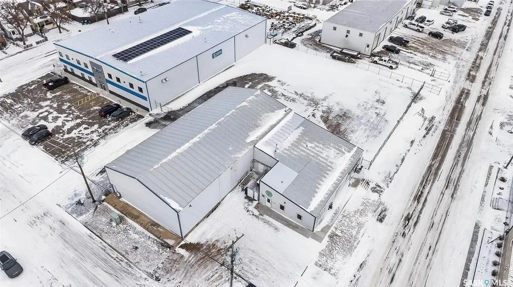 690 Fairford Street W Moose Jaw SK S6H 1T4