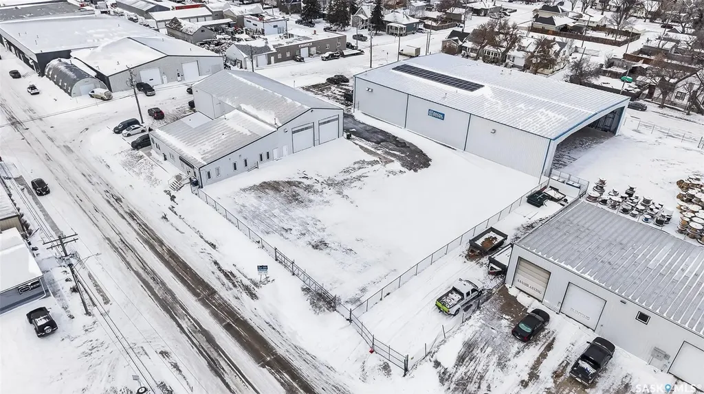 690 Fairford Street W Moose Jaw SK S6H 1T4